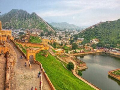 What to Expect When Travelling in India for Golden Triangle India Tour