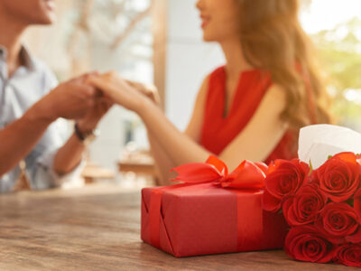 6 inexpensive Gifts in Bhopal to impress her on the first anniversary